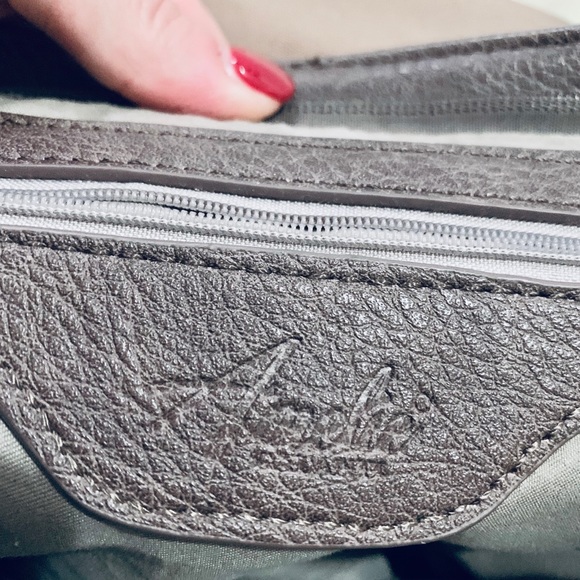 AMELIE GALANTI | Large Saddlebag Crossbody Bag - Picture 14 of 16